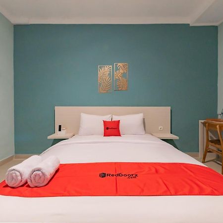 Reddoorz Plus Near Surapati Core Bandung Ngoại thất bức ảnh