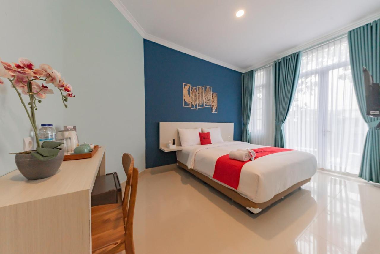 Reddoorz Plus Near Surapati Core Bandung Ngoại thất bức ảnh