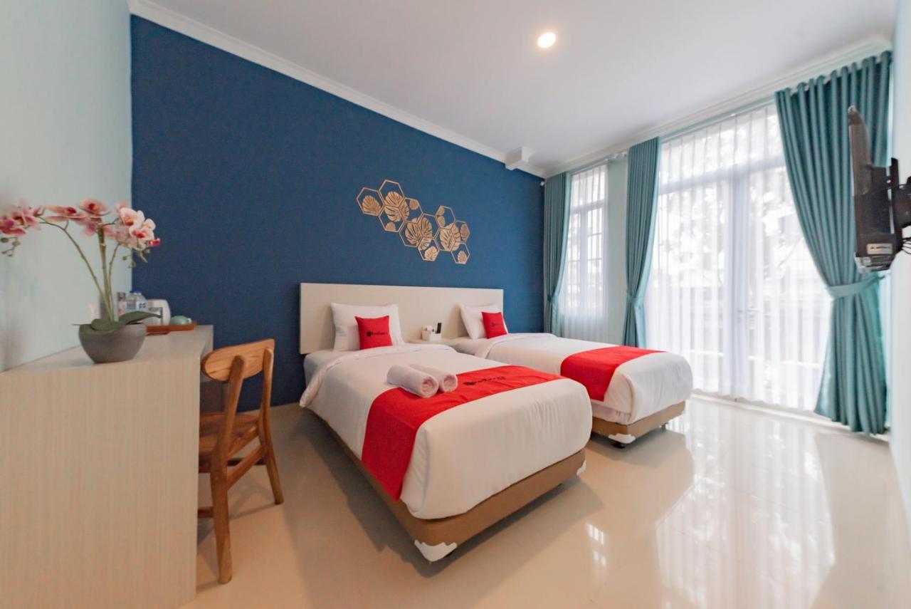 Reddoorz Plus Near Surapati Core Bandung Ngoại thất bức ảnh