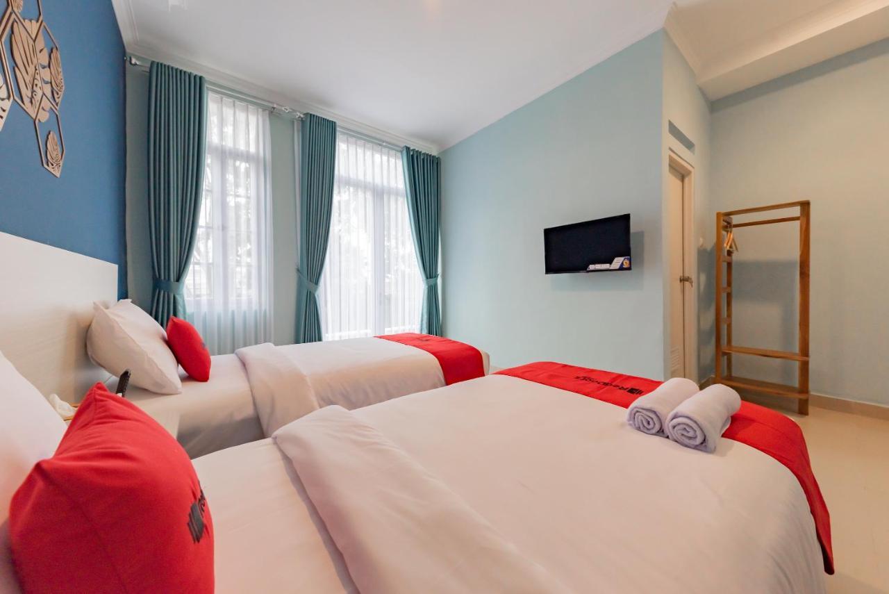 Reddoorz Plus Near Surapati Core Bandung Ngoại thất bức ảnh
