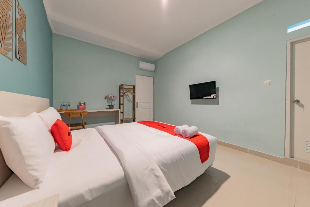 Reddoorz Plus Near Surapati Core Bandung Ngoại thất bức ảnh