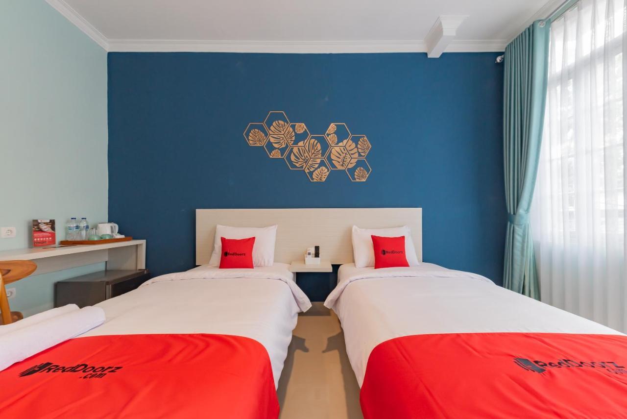 Reddoorz Plus Near Surapati Core Bandung Ngoại thất bức ảnh